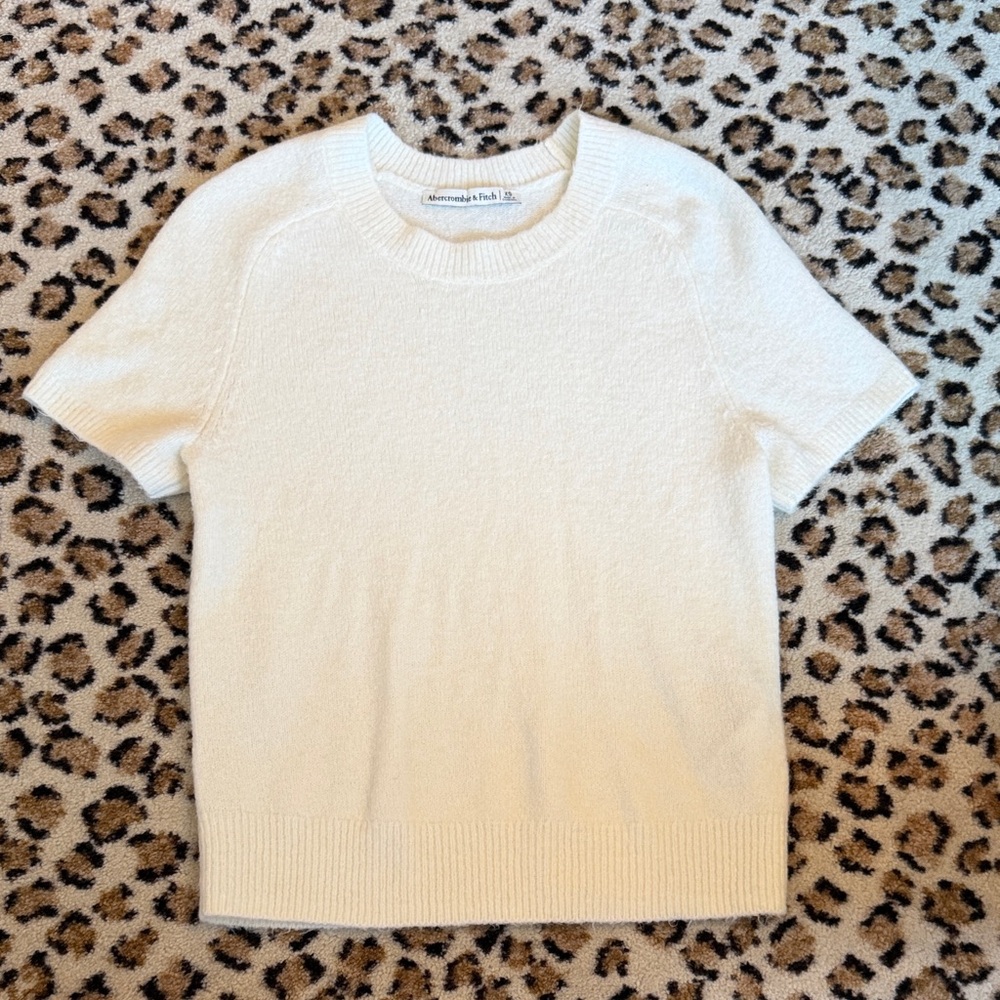 Abercrombie & Fitch Cream Short-Sleeve Sweater